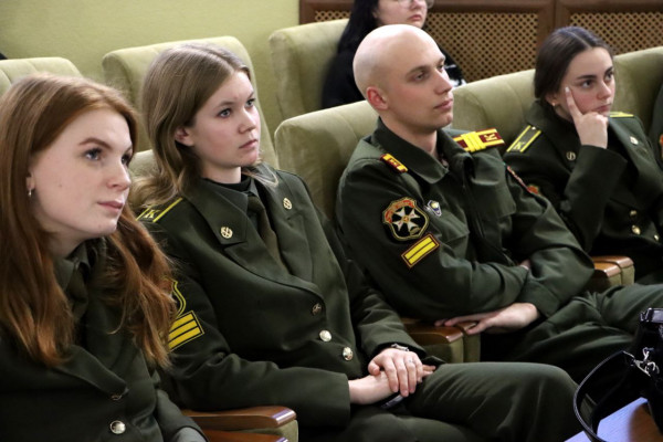 photo_5415945286741779279_y (1)